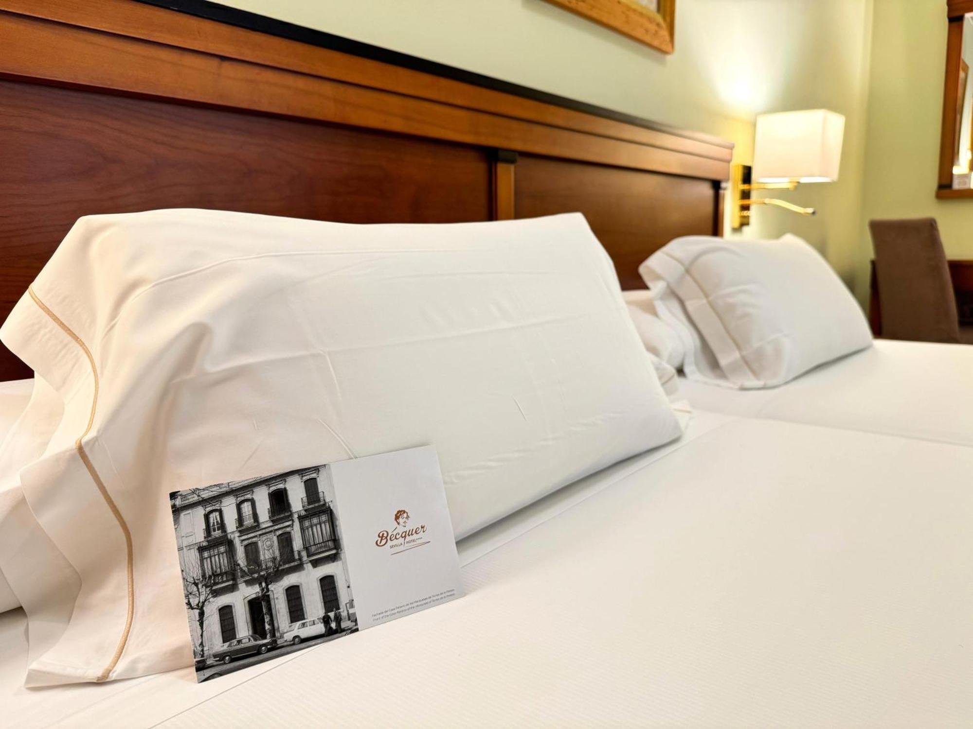 Hotel Becquer Sevilla Bagian luar foto